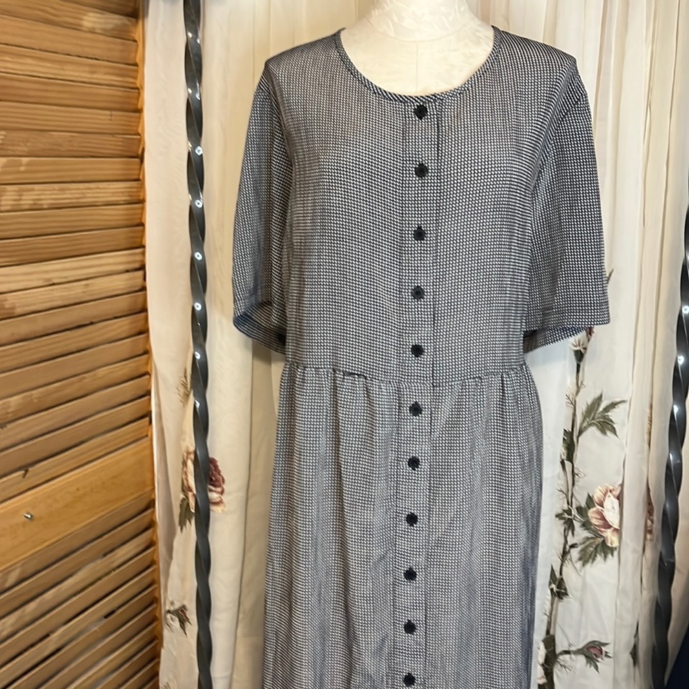 Chelsea Studio button up, short sleeve dress 28W